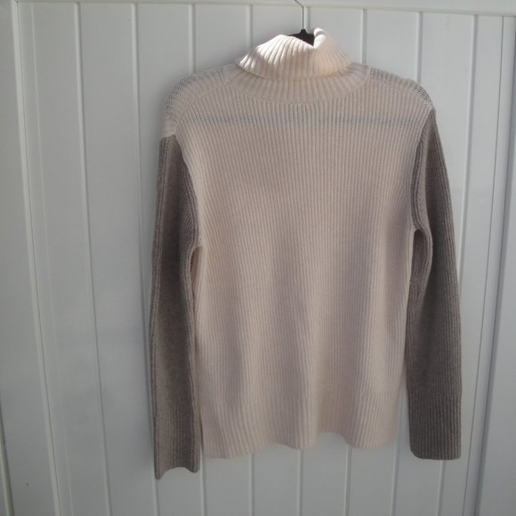 Lulu's Sweater Women's Small 2 tone Beige Long Sleeves Preppy Chic - Picture 3 of 3